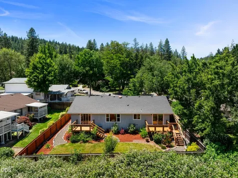 2503 NW Lassen Way Grants Pass OR 97526