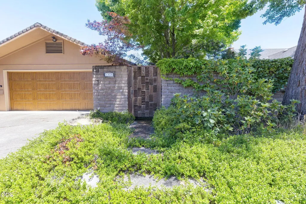1325 NW Lawnridge Avenue Grants Pass OR 97526