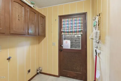1325 NW Lawnridge Avenue Grants Pass OR 97526