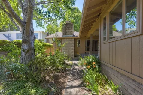 1325 NW Lawnridge Avenue Grants Pass OR 97526