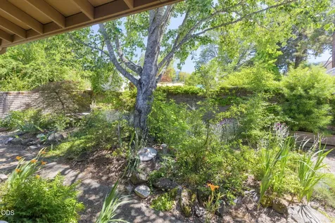 1325 NW Lawnridge Avenue Grants Pass OR 97526