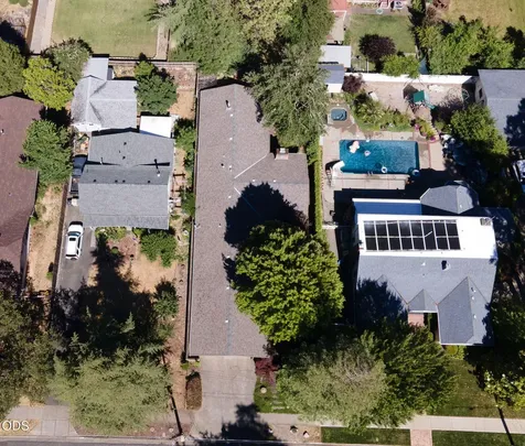 1325 NW Lawnridge Avenue Grants Pass OR 97526
