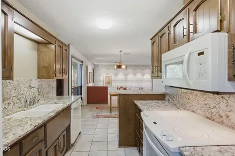 1325 NW Lawnridge Avenue Grants Pass OR 97526