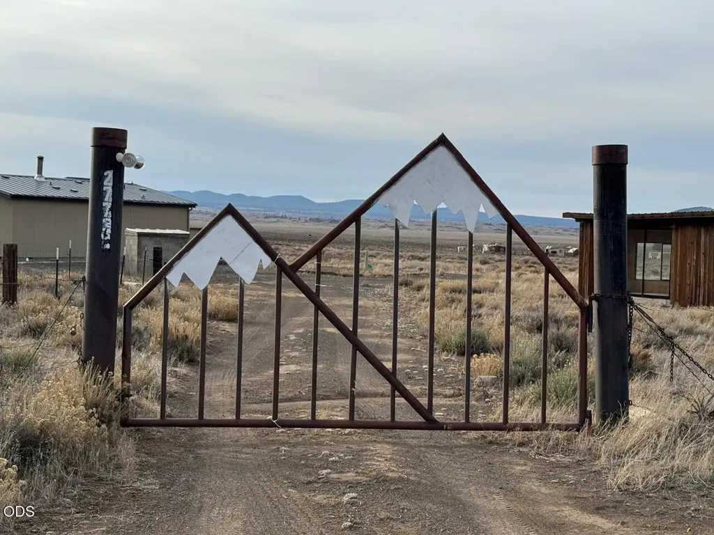 27737 Ford Road Bend OR 97701