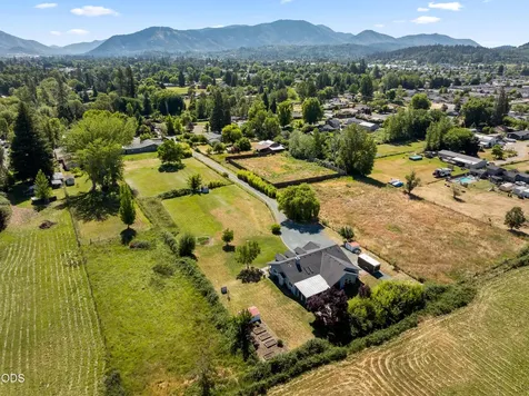 846 Schroeder Lane Grants Pass OR 97527