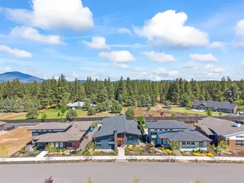 490 E Diamond Peak Avenue Sisters OR 97759