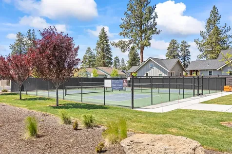 490 E Diamond Peak Avenue Sisters OR 97759
