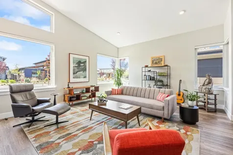 490 E Diamond Peak Avenue Sisters OR 97759
