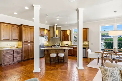 403 Briscoe Place Ashland OR 97520