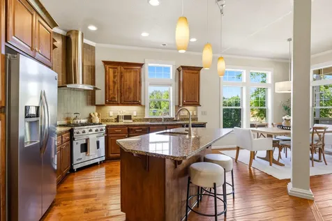 403 Briscoe Place Ashland OR 97520