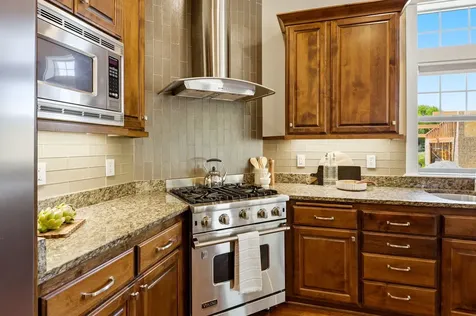 403 Briscoe Place Ashland OR 97520