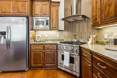 403 Briscoe Place Ashland OR 97520
