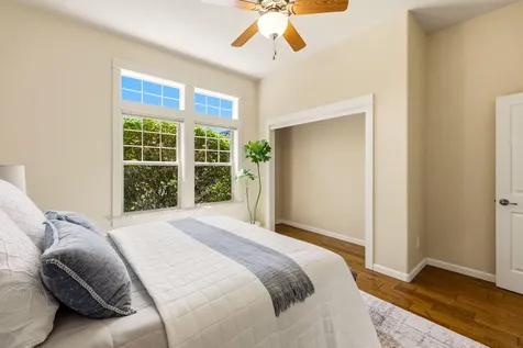 403 Briscoe Place Ashland OR 97520