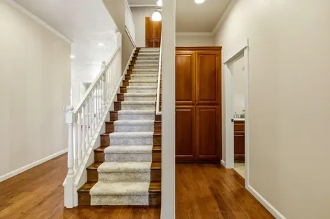 403 Briscoe Place Ashland OR 97520