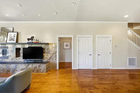 403 Briscoe Place Ashland OR 97520