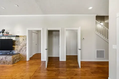 403 Briscoe Place Ashland OR 97520