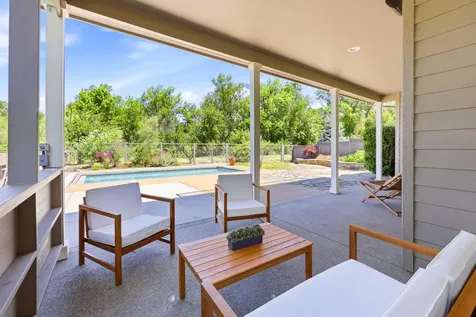 403 Briscoe Place Ashland OR 97520