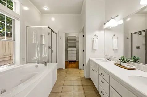 403 Briscoe Place Ashland OR 97520