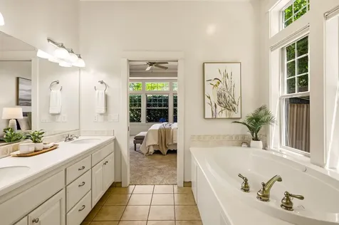 403 Briscoe Place Ashland OR 97520