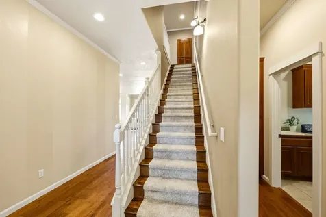 403 Briscoe Place Ashland OR 97520