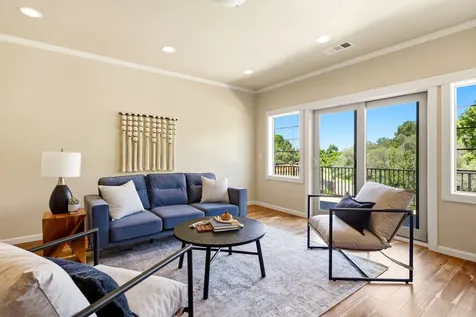 403 Briscoe Place Ashland OR 97520
