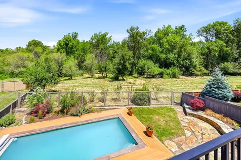 403 Briscoe Place Ashland OR 97520