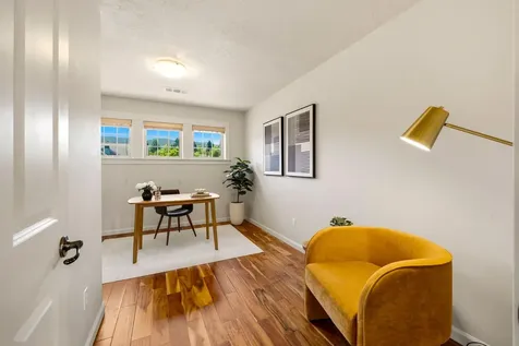 403 Briscoe Place Ashland OR 97520