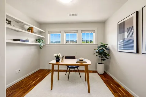 403 Briscoe Place Ashland OR 97520