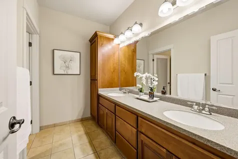 403 Briscoe Place Ashland OR 97520
