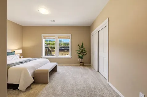 403 Briscoe Place Ashland OR 97520