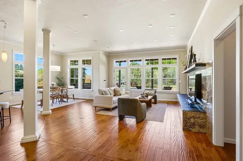 403 Briscoe Place Ashland OR 97520