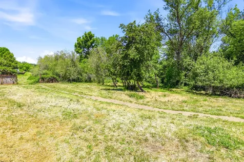 403 Briscoe Place Ashland OR 97520