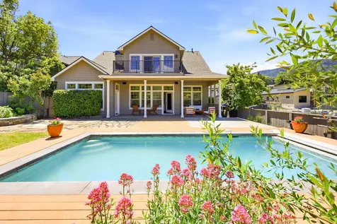 403 Briscoe Place Ashland OR 97520