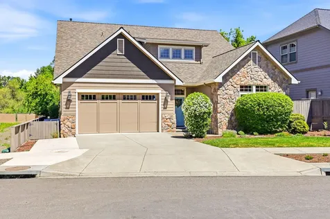 403 Briscoe Place Ashland OR 97520