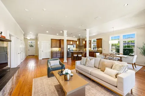 403 Briscoe Place Ashland OR 97520