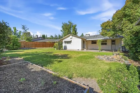 316 Stanley Avenue Medford OR 97504