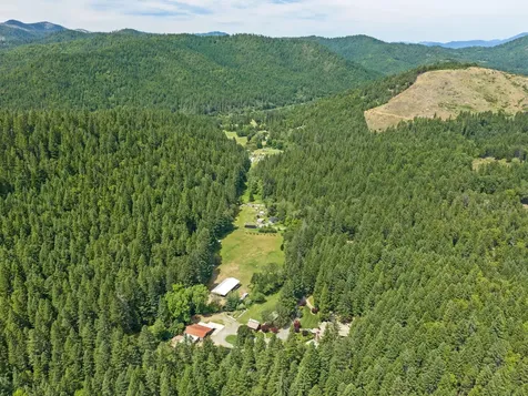 985 Elliott Creek Road Wilderville OR 97543