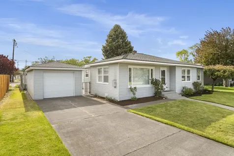 946 SW 13th Street Redmond OR 97756