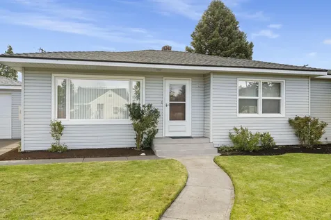 946 SW 13th Street Redmond OR 97756