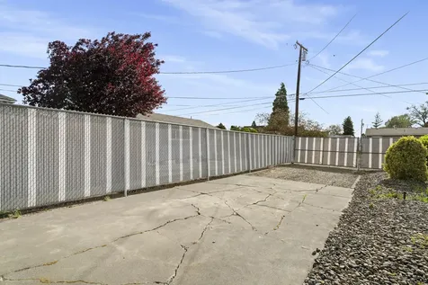 946 SW 13th Street Redmond OR 97756