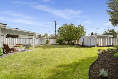 946 SW 13th Street Redmond OR 97756