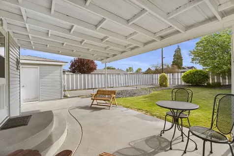 946 SW 13th Street Redmond OR 97756