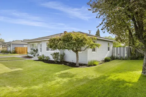 946 SW 13th Street Redmond OR 97756
