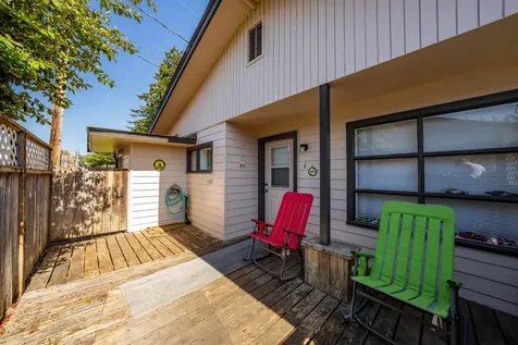 542 Pacific Avenue Brookings OR 97415