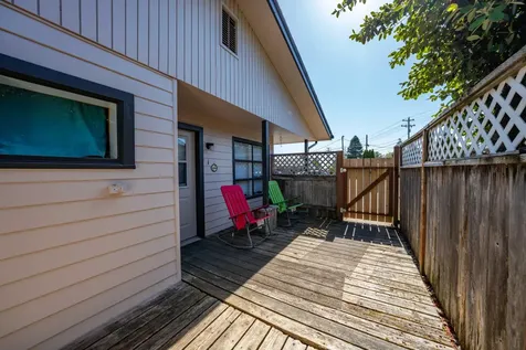 542 Pacific Avenue Brookings OR 97415