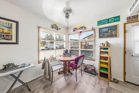 542 Pacific Avenue Brookings OR 97415