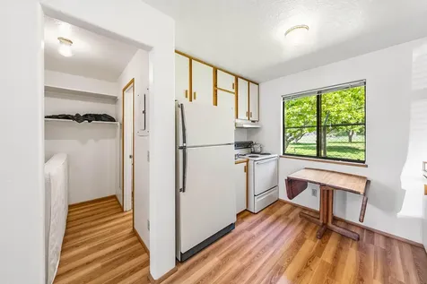 542 Pacific Avenue Brookings OR 97415
