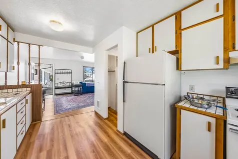 542 Pacific Avenue Brookings OR 97415