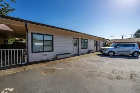 542 Pacific Avenue Brookings OR 97415