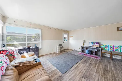 542 Pacific Avenue Brookings OR 97415